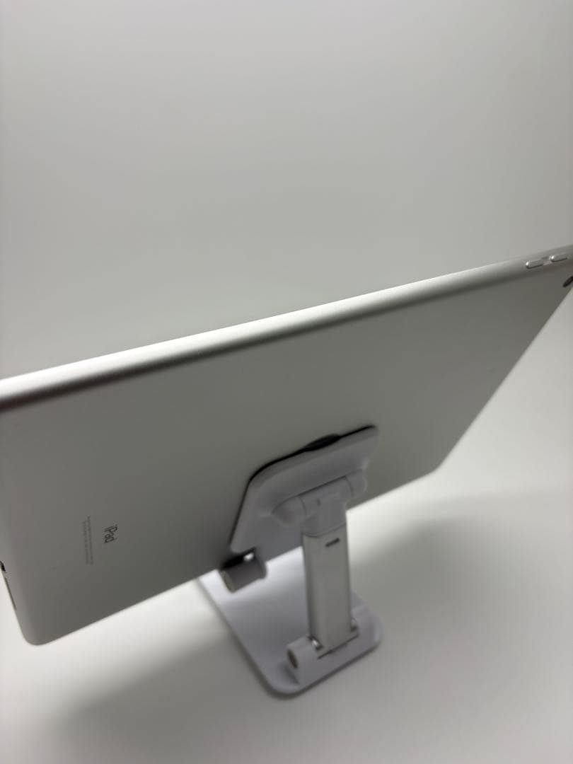 即発送・美品☆iPad第6世代　32GB Wi-Fiモデル　MR7G2J/