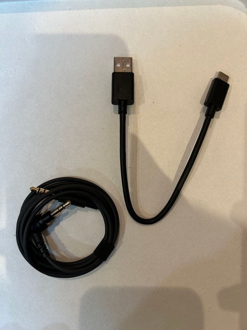 ブラック ワイヤレスヘッドホン 収納ケース付き