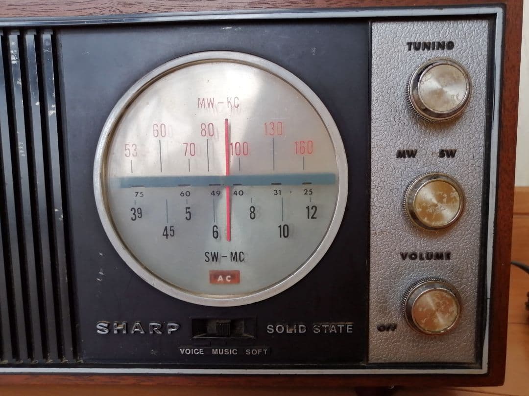 SHARP 木製アンティーク　ラジオ
