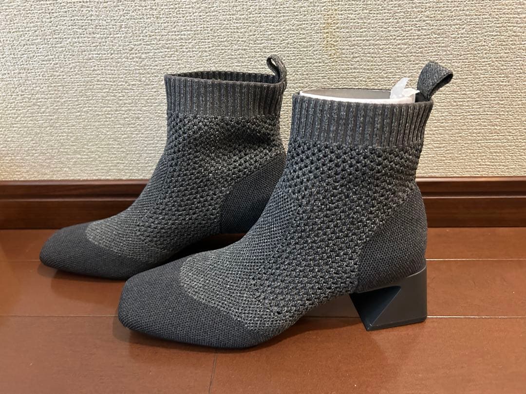 VIVAIA新品未使用グレー ニットアンクルブーツ 中ヒール