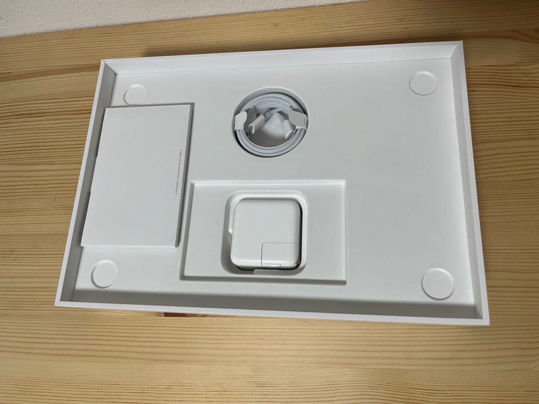 美品MacBook Air （M1 2020) 16GB/512GB