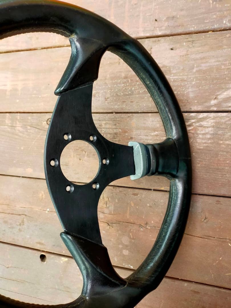 MOMO 3スポーク ステアリング ブラック