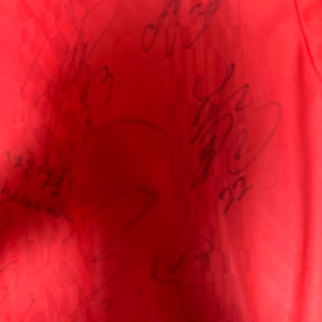 鹿島アントラーズの1997年モデルのサイン入りユニフォーム