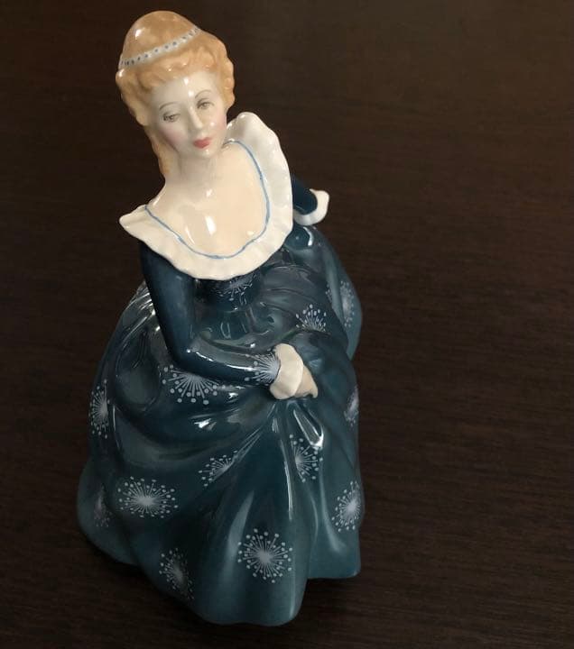 ロイヤル・ドルトン フィギュア フレグランス Fragrance HN 2334