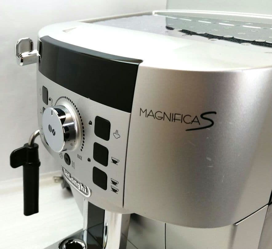 デロンギ　コンパクト　全自動コーヒーマシン　マグニフィカS　ECAM22110