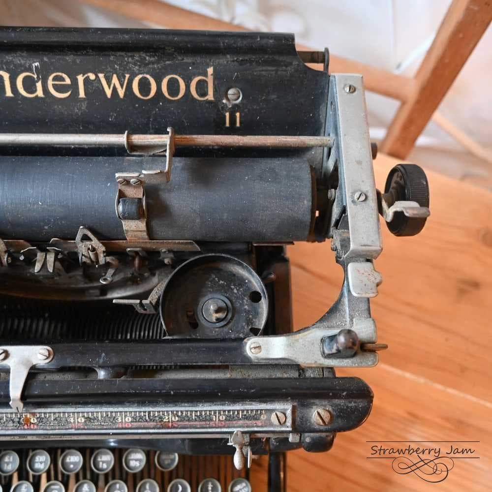 L3705-20 英国アンティーク UNDERWOOD タイプライター 店舗什器