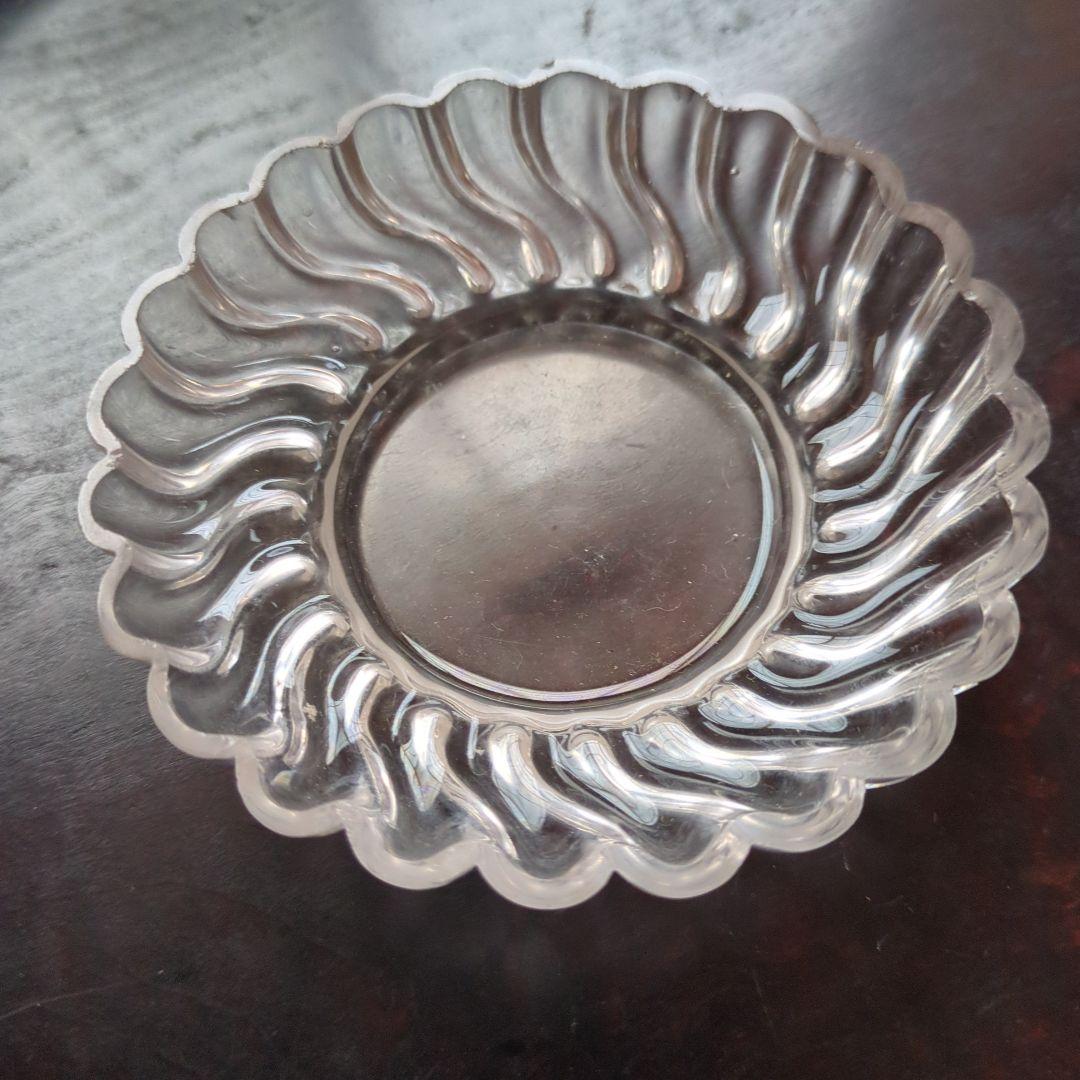 フリルガラス皿 木箱付き 直径約12cm　江戸硝子　捻縁　皿　骨董品　古美術