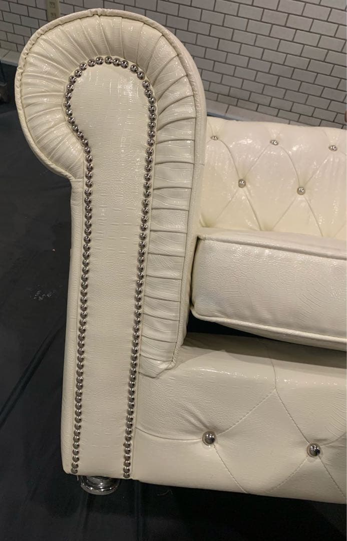 神奈川東京圏送料設置無料／チェスターフィールドラブソファ 2人掛け 幅180cm