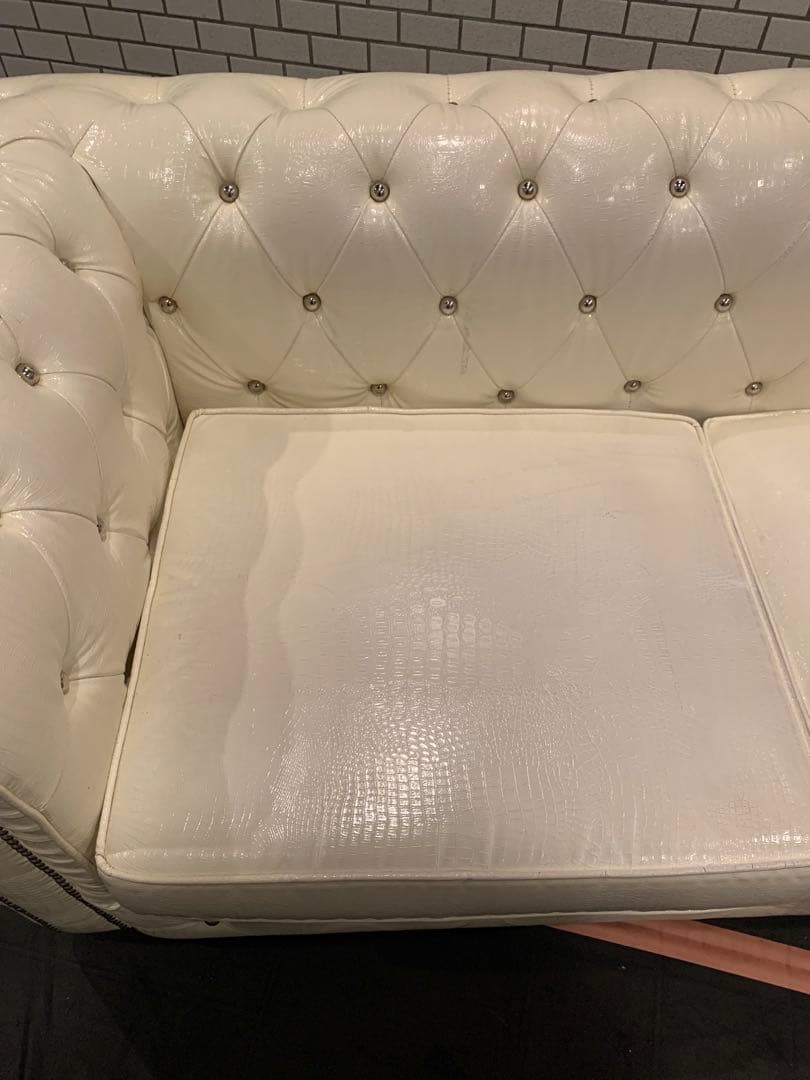 神奈川東京圏送料設置無料／チェスターフィールドラブソファ 2人掛け 幅180cm