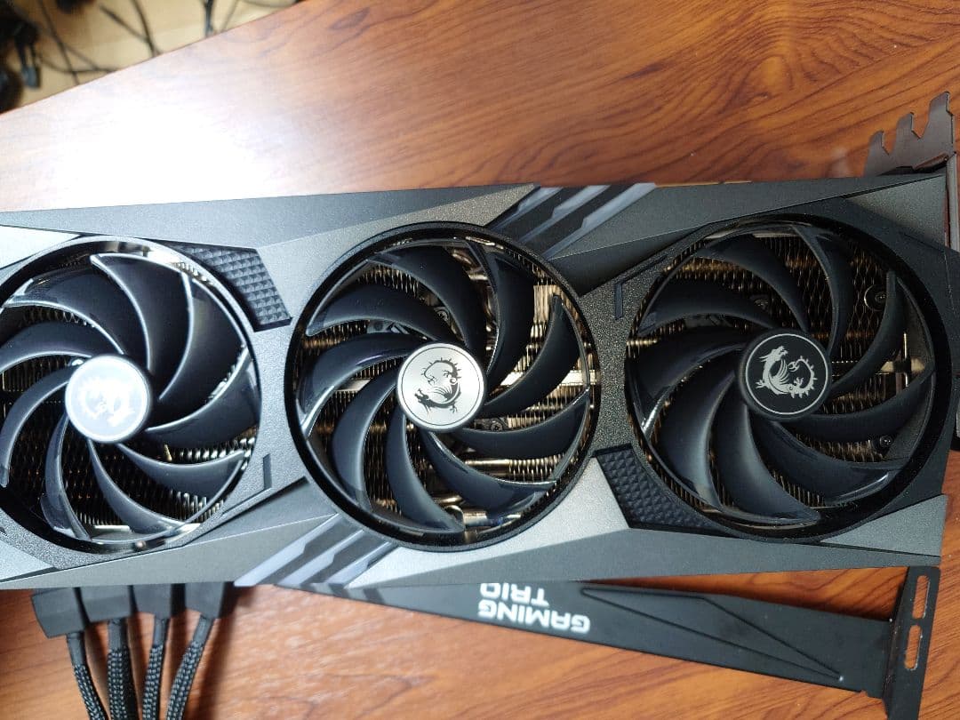 グラフィックボード・グラボ・ビデオカード GeForce RTX 4090 GAMING X TRIO 24G