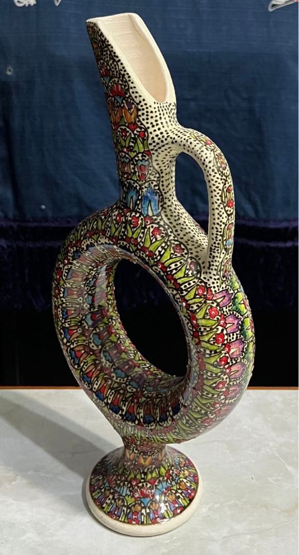 トルコ　キュタフヤ　陶器　飾り壺　壷　花瓶
