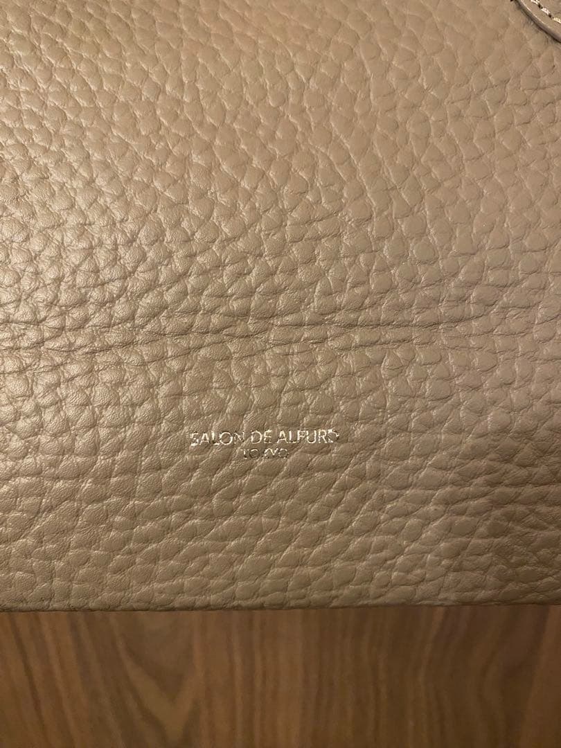 サロンドアルファード　ベージュ トープ　 ショルダー、チャームなし