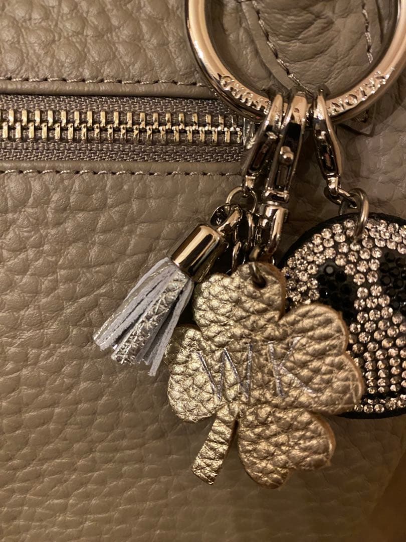 サロンドアルファード　ベージュ トープ　 ショルダー、チャームなし