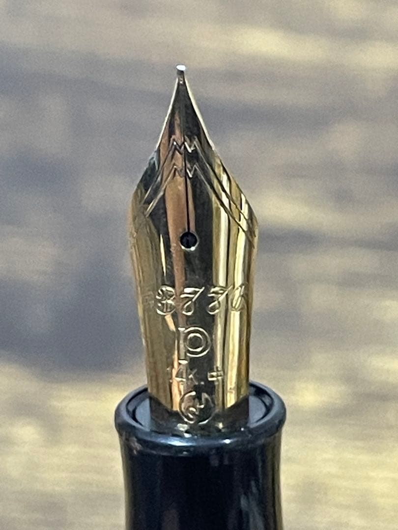 未使用に近い　1970年代　初期型　ギャザード　エボナイト　14金　万年筆　中字