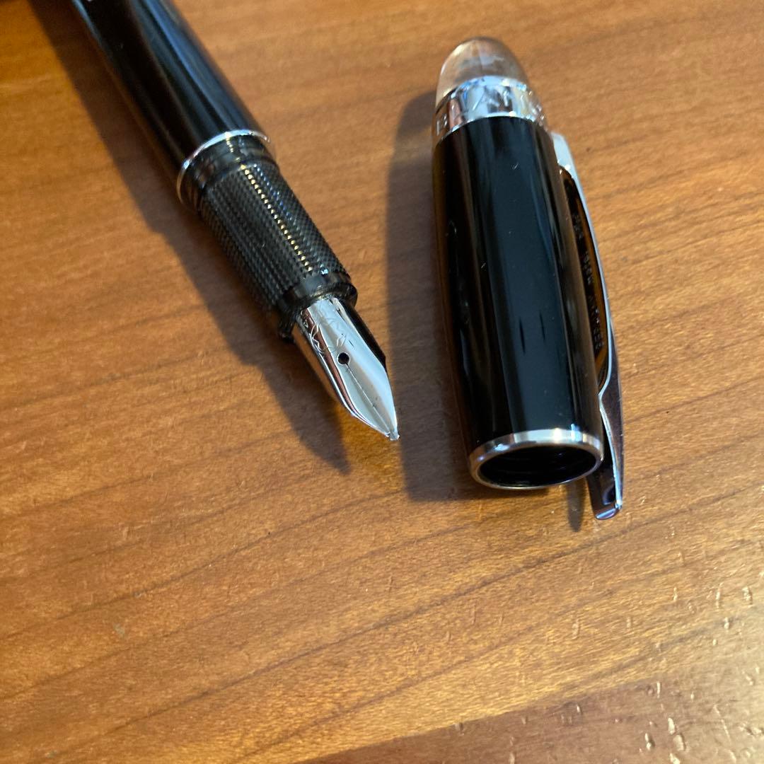 MONTBLANC 万年筆スターウォーカー黒・銀色ペン先F細字「自分へのご褒美」