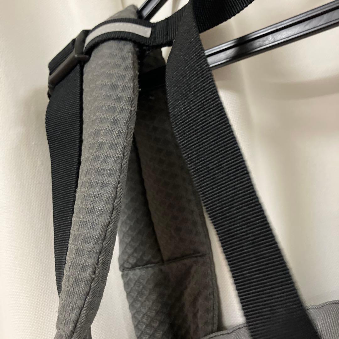 ergobabyオムニブリーズ　グラファイトグレー