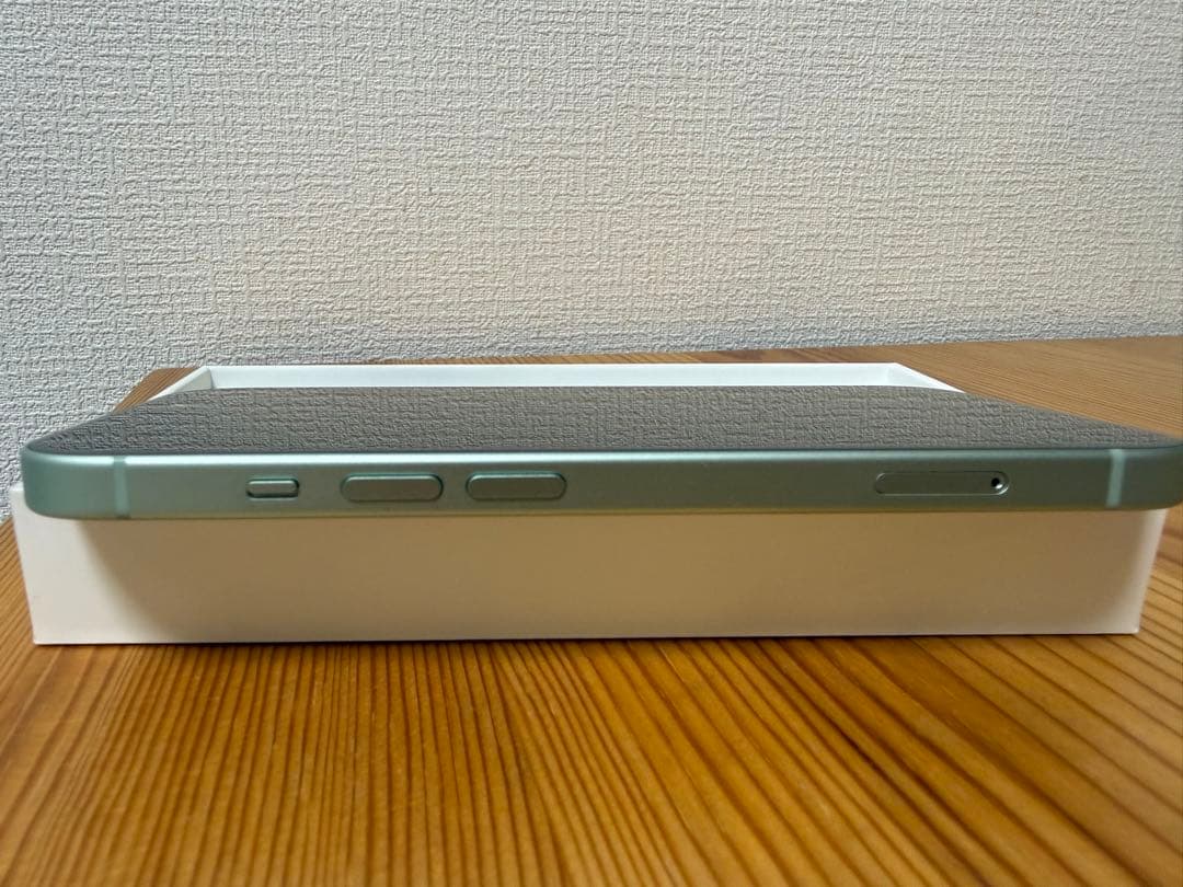 iPhone 15 128GB simフリー バッテリー残量100%！