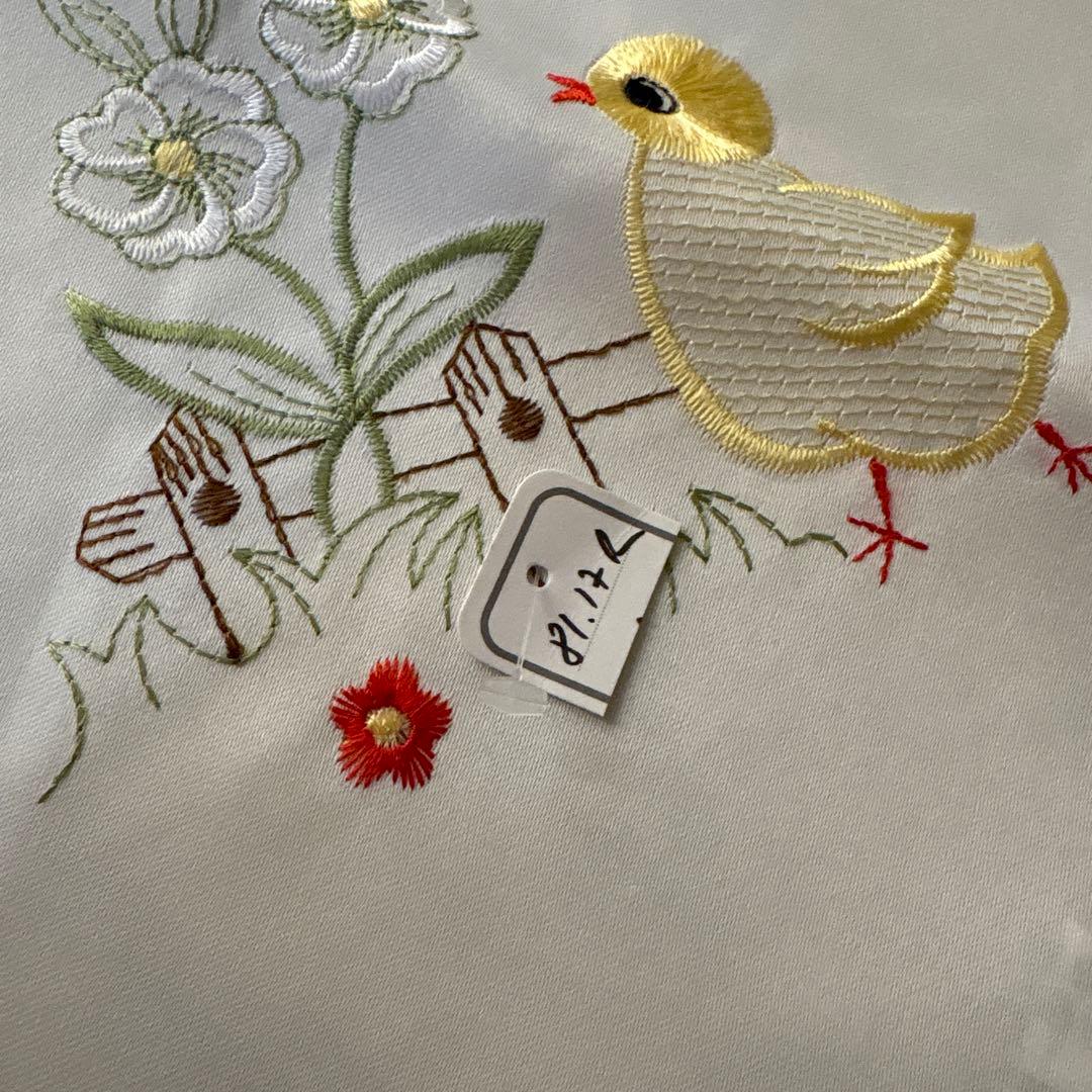 新品未使用品　フランス　テーブルクロス　ひよこ　Pâques イースター