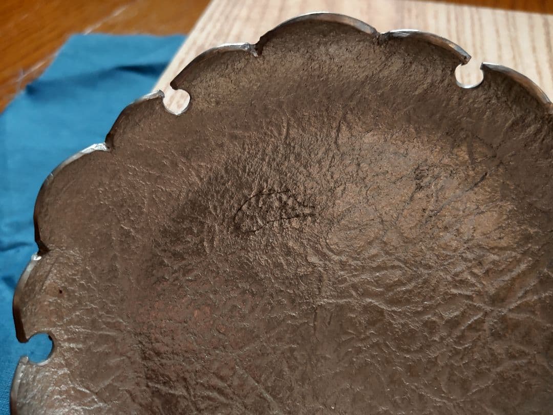 清課堂　鋳銅【竹に雀】香立＆錫【石目雪輪】皿　共箱付属