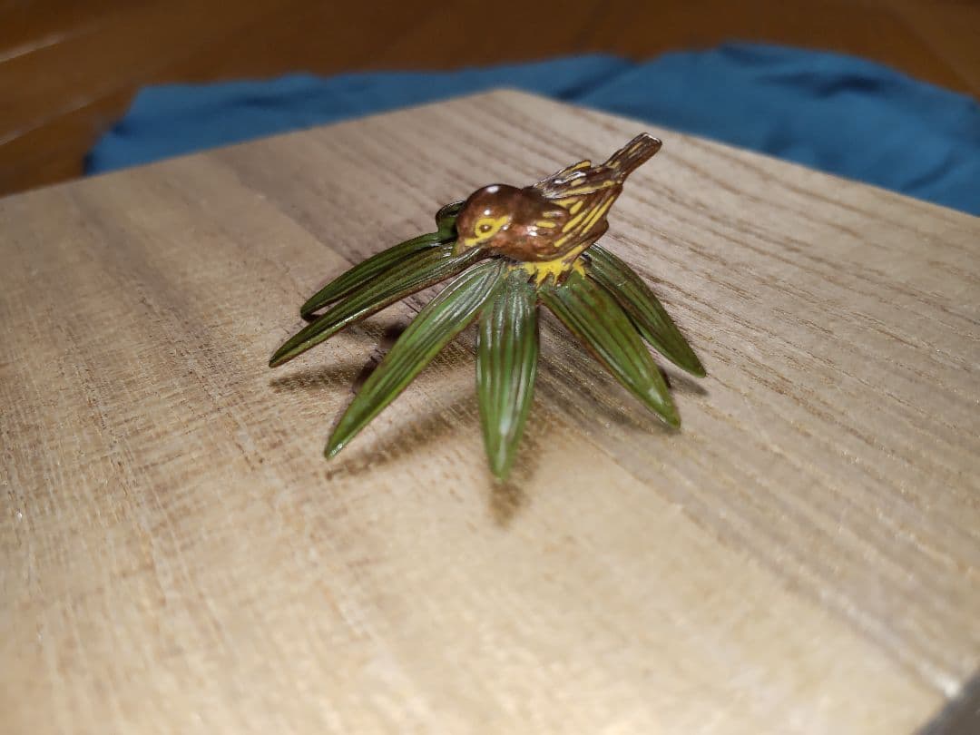 清課堂　鋳銅【竹に雀】香立＆錫【石目雪輪】皿　共箱付属