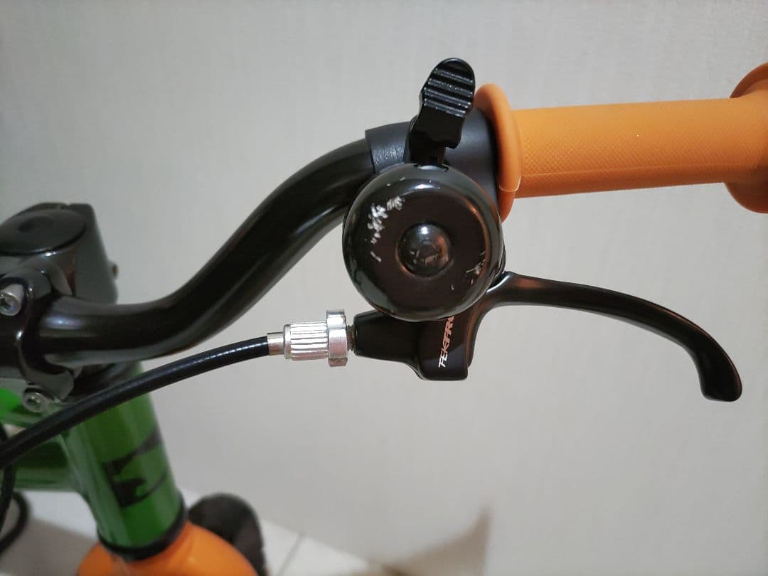 落馬の王子　ヨツバサイクル　幼児用自転車 12インチ 緑オレンジ 補助輪付