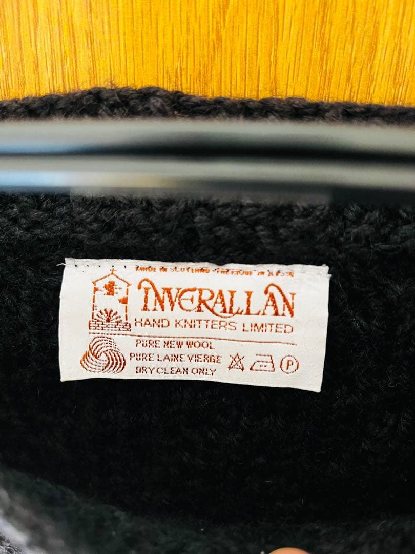 値下げ☆送料込み☆INVERALLAN (厚手)ブラック ケーブルニットベスト