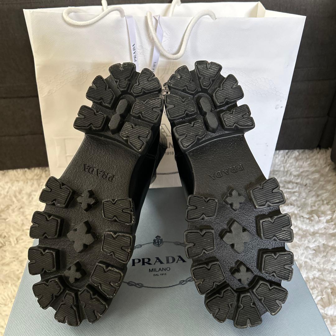 プラダブーツ