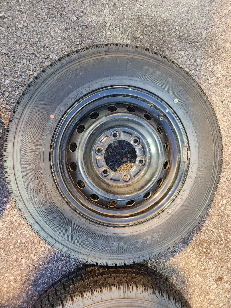 195/80R15 オールシーズンタイヤ ハイエース純正ホイール 室内保管