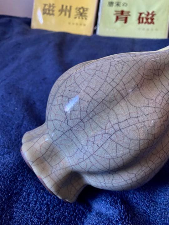 中国古美術品、宋代官窑瓷器、金丝铁线。高约24厘米。