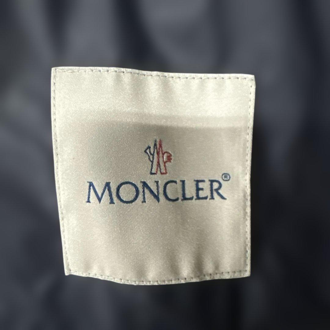 ②MONCLERナイロンジャケット ネイビー・ベージュ※モデル170cm