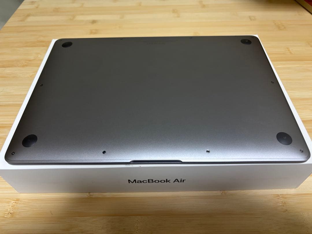 【極美品】2019 MacBookAir13インチ 256gb