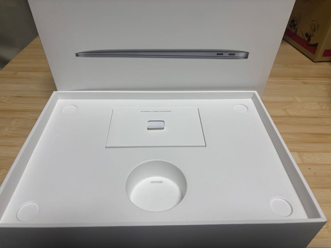 【極美品】2019 MacBookAir13インチ 256gb