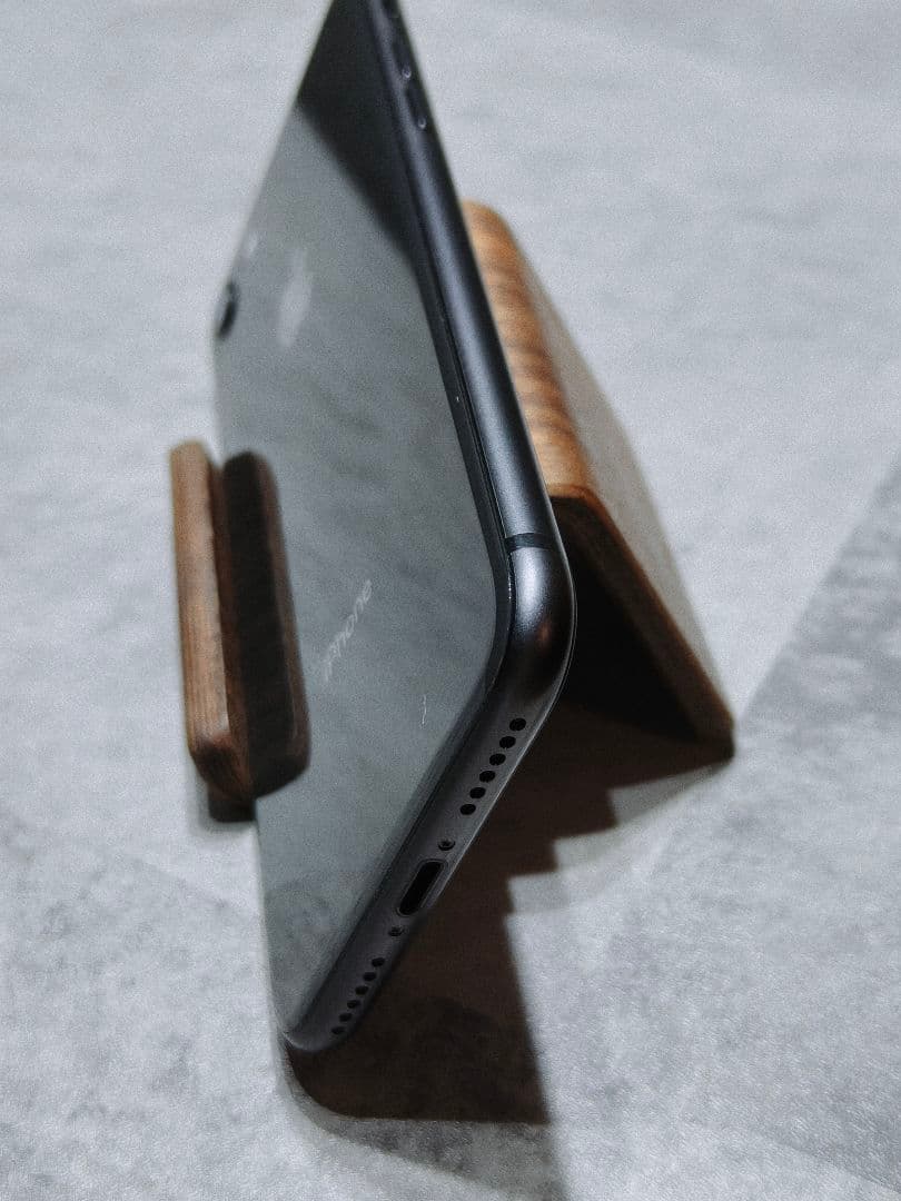 美品 iphone8 64GB スマホ SIMフリー