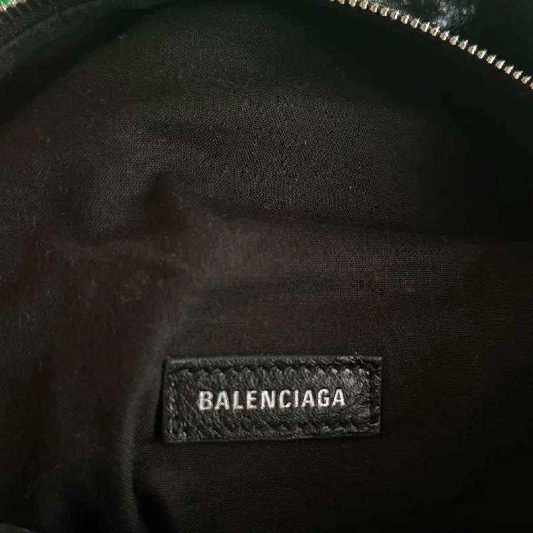 BALENCIAGA SUPERBUSY ラージ　スリングバッグ　ブラック