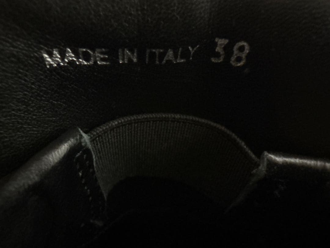 プラダ　ソフトパテッドナッパレザーローファー　サイズ38