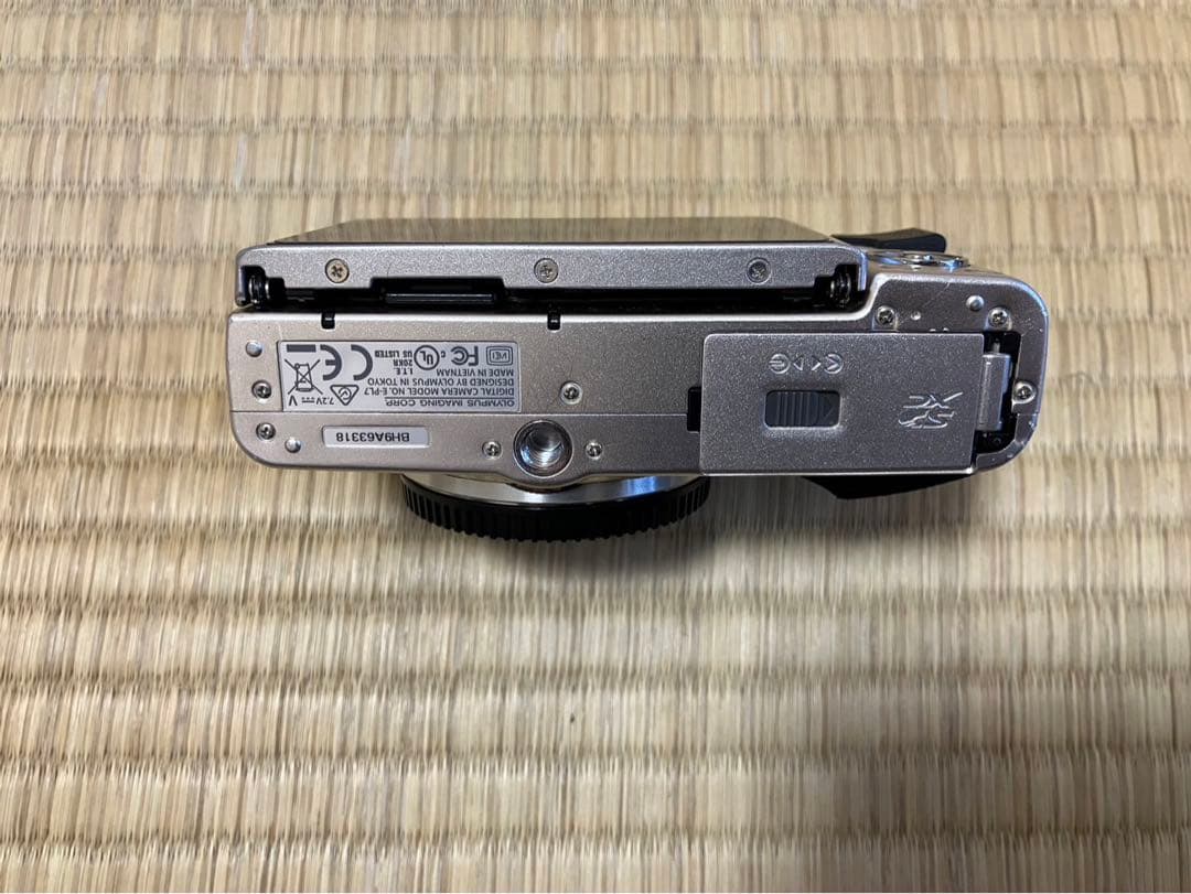 KRGMOLYMPUS PEN Lite E-PL7ボディシルバーレンズ無