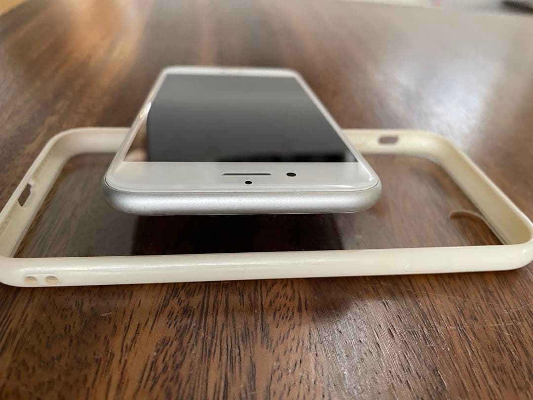 Apple iPhone 8 ホワイト 本体