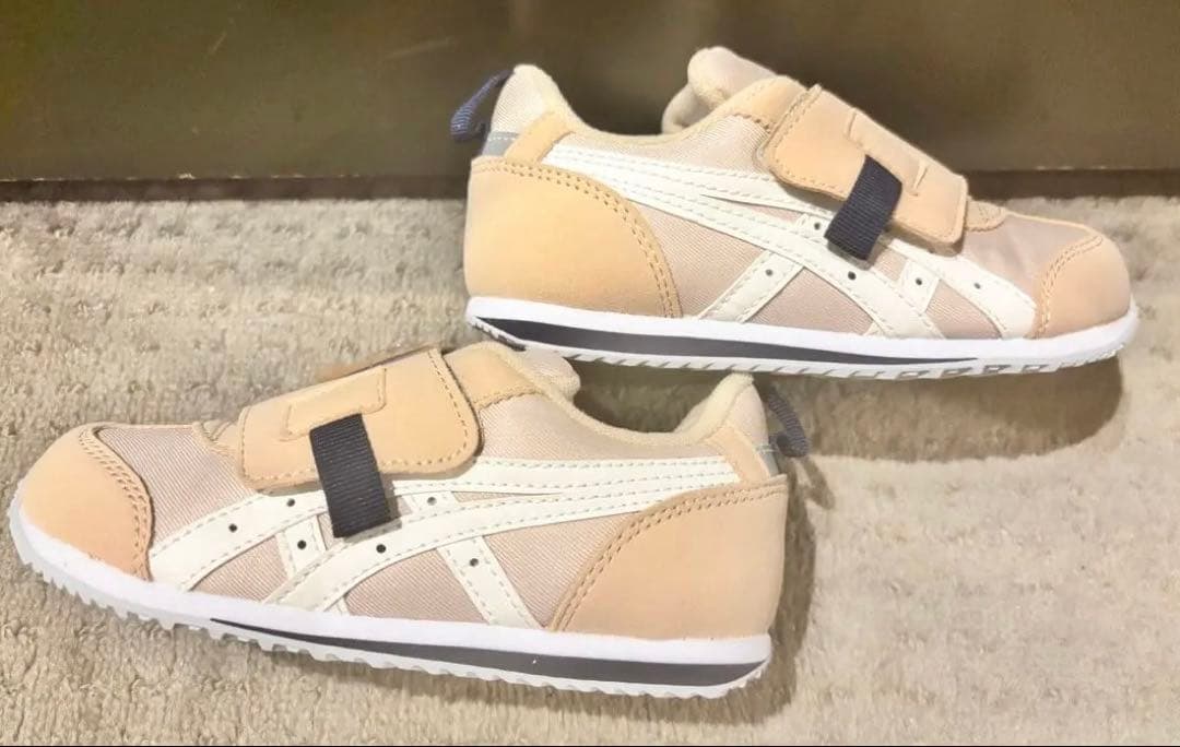 アシックス　スクスク　18センチ　ディズニー　ミッキー　ベージュ　未使用　靴