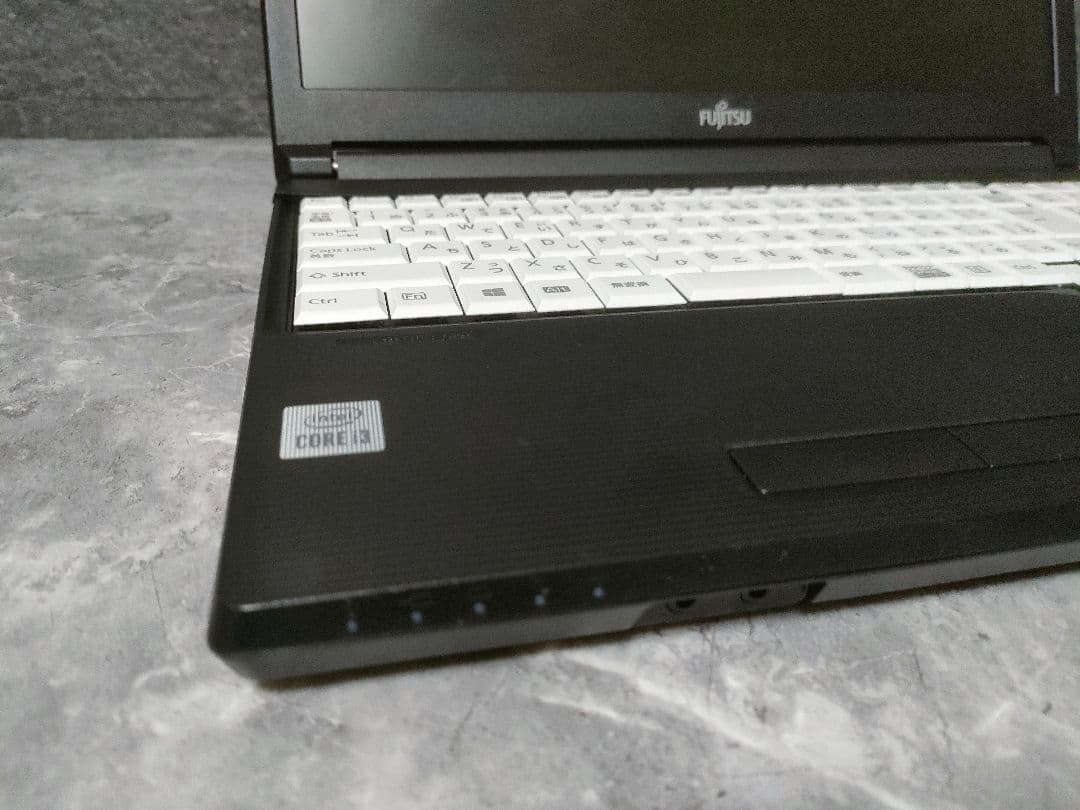 美品 FUJITSU 第10世代 メモリ16GB 新品SSD256GB