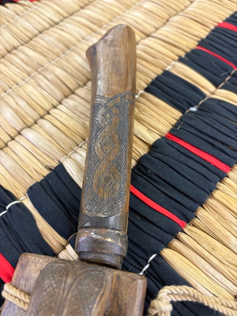 アイヌ　タシロ　山刀　上川アイヌ　木彫り　鱗彫り　龍馬特撰　土佐打ち刃物