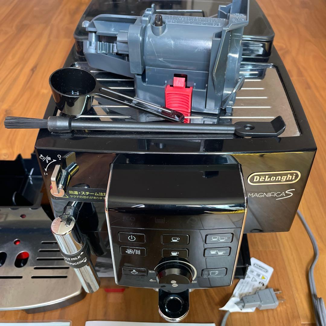 マグニフィカS デロンギ 全自動エスプレッソマシン　コーヒーメーカー　マシン