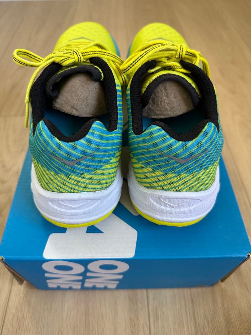 HOKA ONE ONE ランニングシューズ　カーボンロケット