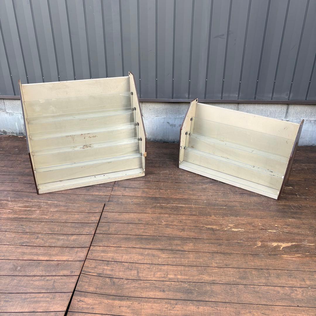 昭和レトロ スチール製 ガラス仕切り 階段型本棚 店舗什器 ショーケース 3段