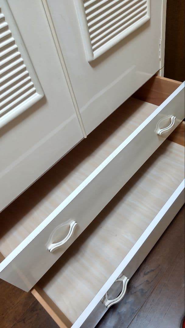 ホワイト スリットデザイン扉 収納タンス