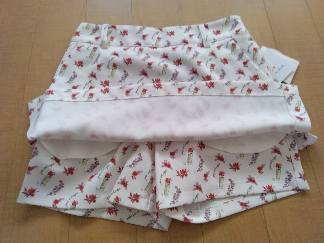 【新品】JUN & ROPE インナーパンツ一体型 花柄スカート サイズＳ