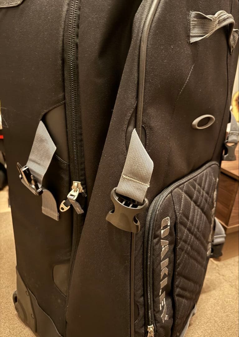 【希少】オークリー　キャリーバッグ85cm x 40cm x 40cm