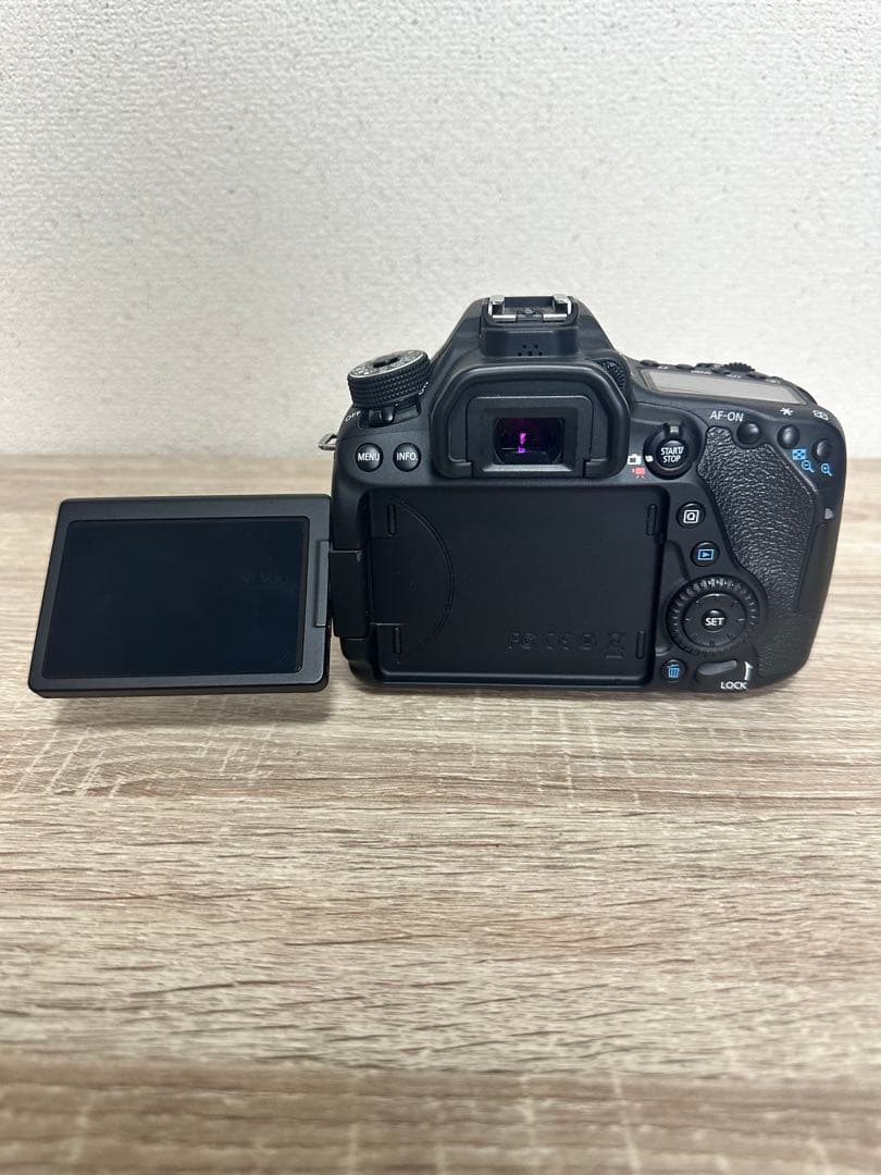 Canon EOS 80D ダブルズームキット