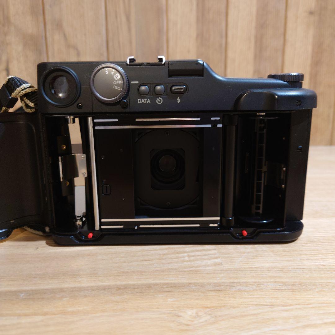 フジフイルム　GA645wi　フード+カバー付き