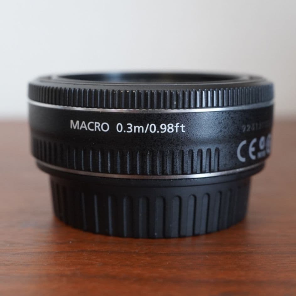 Canon EF40mm F2.8 STM レンズ