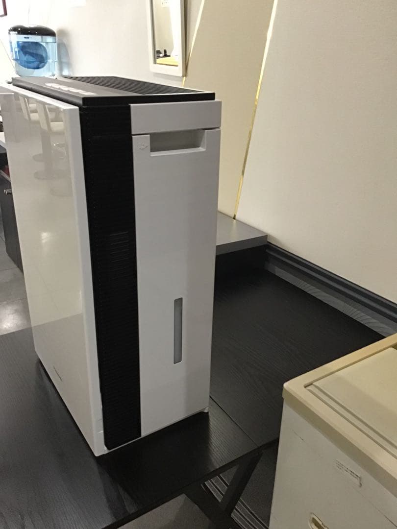 Panasonic 空気清浄機 ホワイト スリムタイプ　Ziaino